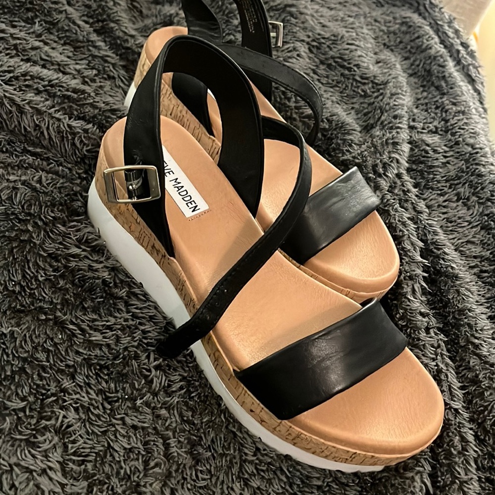 Steve Madden size 7 platform sandal
